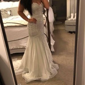 Beautiful dress, never worn